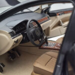 Volkswagen Phaeton V6 Mazeppa Szary Kyosho 1:18 - image 8 of 9