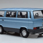 Volkswagen T3 Multivan Niebieski Norev 1:18 - image 5 of 6