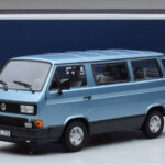 Volkswagen T3 Multivan Niebieski Norev 1:18 - image 6 of 6