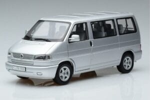 Volkswagen T4b Transporter Caravelle Minibus Schuco 1:18 450041500 Metal