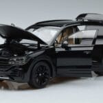 Volkswagen Touareg CR Czarny FAW 1:18 LTC761021BLA Metal - image 2 of 7