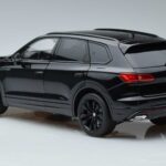 Volkswagen Touareg CR Czarny FAW 1:18 LTC761021BLA Metal - image 6 of 7