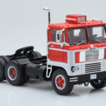 White 7400 Czerwony Srebrny IXO 1:43 - image 3 of 5