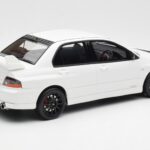 Mitsubishi Lancer Evo VIII MR FQ-400 Biały Otto 1:18 - image 2 of 6