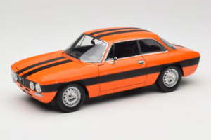 Alfa Romeo 2000 GTV Pomarańczowy Norev 1:18 187918 Metal