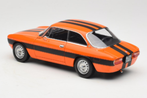 Alfa Romeo 2000 GTV Pomarańczowy Norev 1:18 187918 Metal — zdjęcie 7 z 8