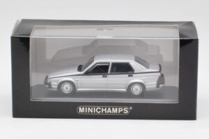 Alfa Romeo 75 3.0 V6 Srebrny Minichamps 1:43 400120461 Metal — zdjęcie 4 z 4