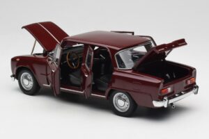 Alfa Romeo Giulia 1300 Ciemnoczerwony Minichamps 1:18 180120906 Metal — zdjęcie 5 z 8