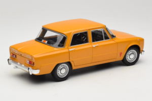 Alfa Romeo Giulia 1300 Super Pomarańczowy Minichamps 1:18 180120900 Metal — zdjęcie 3 z 8