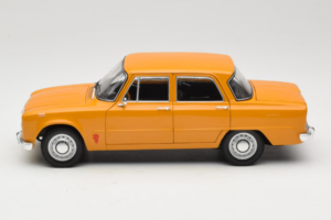 Alfa Romeo Giulia 1300 Super Pomarańczowy Minichamps 1:18 180120900 Metal — zdjęcie 4 z 8