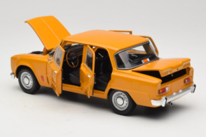 Alfa Romeo Giulia 1300 Super Pomarańczowy Minichamps 1:18 180120900 Metal — zdjęcie 5 z 8
