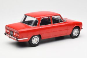 Alfa Romeo Giulia Nuova Super Czerwony MCG 1:18 MCG18145 Metal — zdjęcie 2 z 6