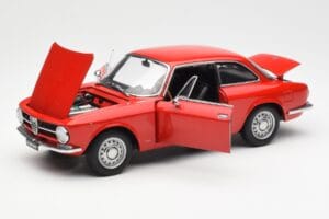 Alfa Romeo GT 1300 Junior LHD Czerwony AUTOart 1:18 70131 Metal — zdjęcie 2 z 8