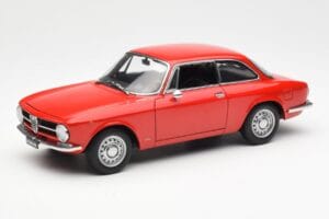 Alfa Romeo GT 1300 Junior LHD Czerwony AUTOart 1:18 70131 Metal