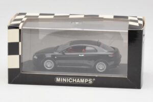 Alfa Romeo GT Czarny Minichamps 1:43 400120320 Metal — zdjęcie 4 z 4