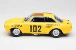 Alfa Romeo GTA 1300 #102 Squadra Corse R. Zanetti / M. Ruspa / Monzeglio Targa Florio 1971 Minichamps 1:18 155711202 Metal — zdjęcie 3 z 6