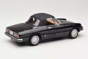 Alfa Romeo Spider 916 Veloce Czarny Ricko 1:18 32107 Metal — zdjęcie 3 z 8