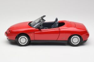 Alfa Romeo Spider 916 Alfa Czerwony Maisto 1:18 50278 Metal — zdjęcie 4 z 8