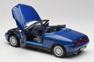 Alfa Romeo Spider 916 Periwinkle Niebieski Maisto 1:18 50308 Metal — zdjęcie 4 z 7