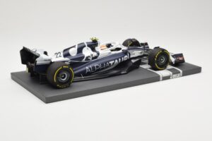 AlphaTauri AT03 #22 Y. Tsunoda Bahrain GP 2022 Minichamps 1:18 117220122 Metal — zdjęcie 3 z 6