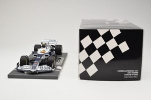 AlphaTauri AT03 #22 Y. Tsunoda Bahrain GP 2022 Minichamps 1:18 117220122 Metal — zdjęcie 6 z 6