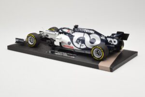 AlphaTauri Honda AT01 #26 D. Kvyat Italian GP 2020 Minichamps 1:18 117200826 Metal — zdjęcie 5 z 6