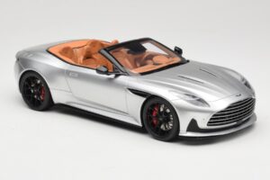 Aston Martin DB12 Volante Srebrny GT Spirit 1:18 GT945 Żywica — zdjęcie 4 z 6