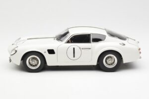 Aston Martin DB4 GT Zagato #1 24 Hours of Le Mans 1961 CMC 1:18 M-139 Metal — zdjęcie 3 z 6