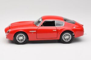 Aston Martin DB4 GT Zagato Czerwony Road Signature 1:18 92728 Metal — zdjęcie 4 z 8