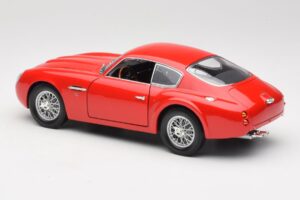 Aston Martin DB4 GT Zagato Czerwony Road Signature 1:18 92728 Metal — zdjęcie 7 z 8