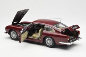 Aston Martin DB5 Dubonnet Czerwony AUTOart 1:18 70213 Metal — zdjęcie 5 z 8