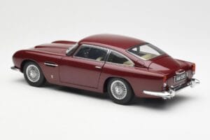 Aston Martin DB5 Dubonnet Czerwony AUTOart 1:18 70213 Metal — zdjęcie 7 z 8