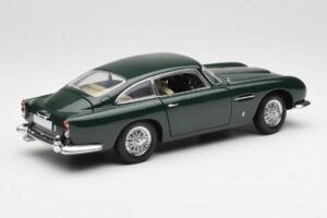 Aston Martin DB5 RHD Zielony AUTOart 1:18 70024 Metal — zdjęcie 3 z 8