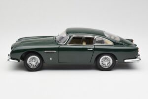 Aston Martin DB5 RHD Zielony AUTOart 1:18 70024 Metal — zdjęcie 4 z 8