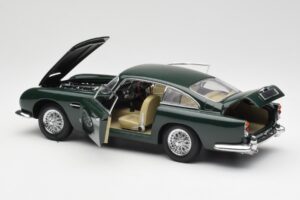 Aston Martin DB5 RHD Zielony AUTOart 1:18 70024 Metal — zdjęcie 5 z 8