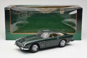 Aston Martin DB5 RHD Zielony AUTOart 1:18 70024 Metal — zdjęcie 8 z 8