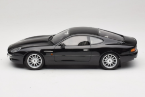 Aston Martin DB7 Bowland Black Cult Models 1:18 CML187-2 Żywica — zdjęcie 3 z 6