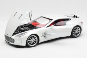 Aston Martin One-77 Morning Frost Biały AUTOart 1:18 70244 Metal — zdjęcie 2 z 8