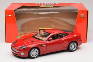 Aston Martin V12 Vanquish Czerwony Bburago 1:18 33334063 Metal — zdjęcie 8 z 8