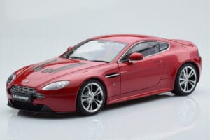 Aston Martin V12 Vantage Czerwony AUTOart 1:18 70208 Metal