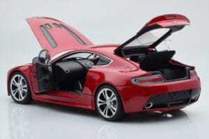 Aston Martin V12 Vantage Czerwony AUTOart 1:18 70208 Metal — zdjęcie 5 z 8
