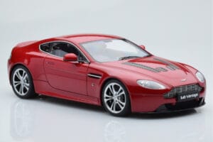 Aston Martin V12 Vantage Czerwony AUTOart 1:18 70208 Metal — zdjęcie 6 z 8