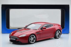 Aston Martin V12 Vantage Czerwony AUTOart 1:18 70208 Metal — zdjęcie 8 z 8