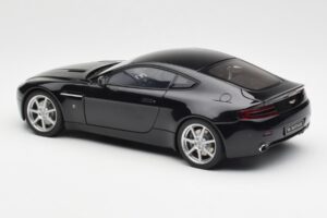 Aston Martin V8 Vantage Onyx Czarny AUTOart 1:18 70202 Metal — zdjęcie 7 z 8