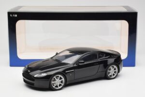 Aston Martin V8 Vantage Onyx Czarny AUTOart 1:18 70202 Metal — zdjęcie 8 z 8