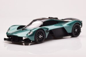 Aston Martin Valkyrie Racing Green GT Spirit 1:18 GT435 Żywica