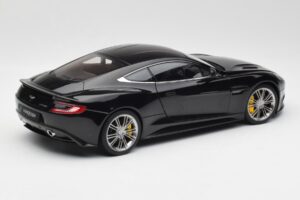Aston Martin Vanquish Onyx Czarny AUTOart 1:18 70247 Metal — zdjęcie 3 z 8