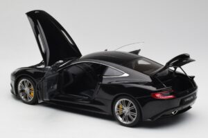 Aston Martin Vanquish Onyx Czarny AUTOart 1:18 70247 Metal — zdjęcie 5 z 8