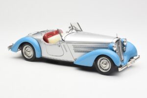 Audi 225 Front Roadster Niebiesko Srebrny CMC 1:18 M-075B Metal — zdjęcie 4 z 6