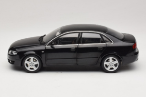 Audi A4 B6 3.2 Quattro Czarny Minichamps 1:18 5010404125 Metal — zdjęcie 4 z 8